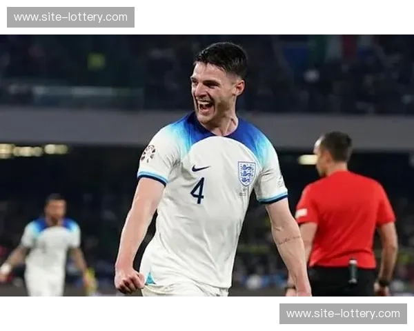 赖斯因轻微肌肉紧张缺席训练 能否出战本轮英超存疑 赖斯因轻微肌肉紧张缺席训练 能否出战本轮英超存疑